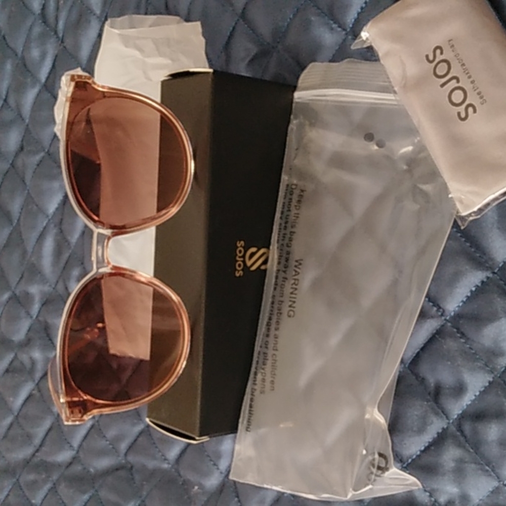 Pink sunglasses - Picture 2 of 3